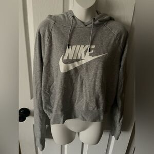 Nike Sportswear Club Fleece
Women's Oversized Crop Graphic Hoodie
